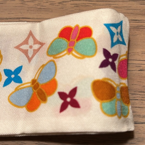 Preloved LOUIS VUITTON Silk Monogram Butterfly Bandeau - Picture 7 of 12